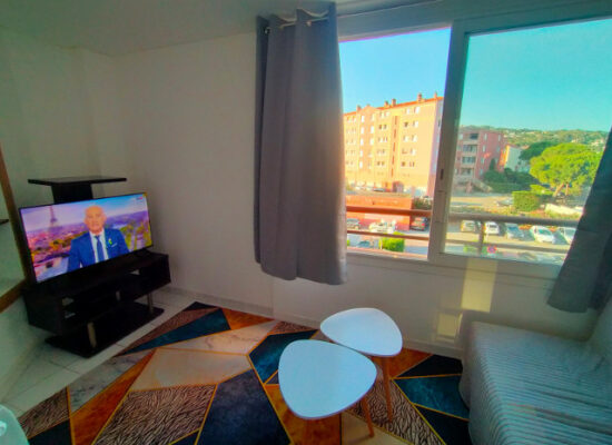 Studio confortable avec loggia